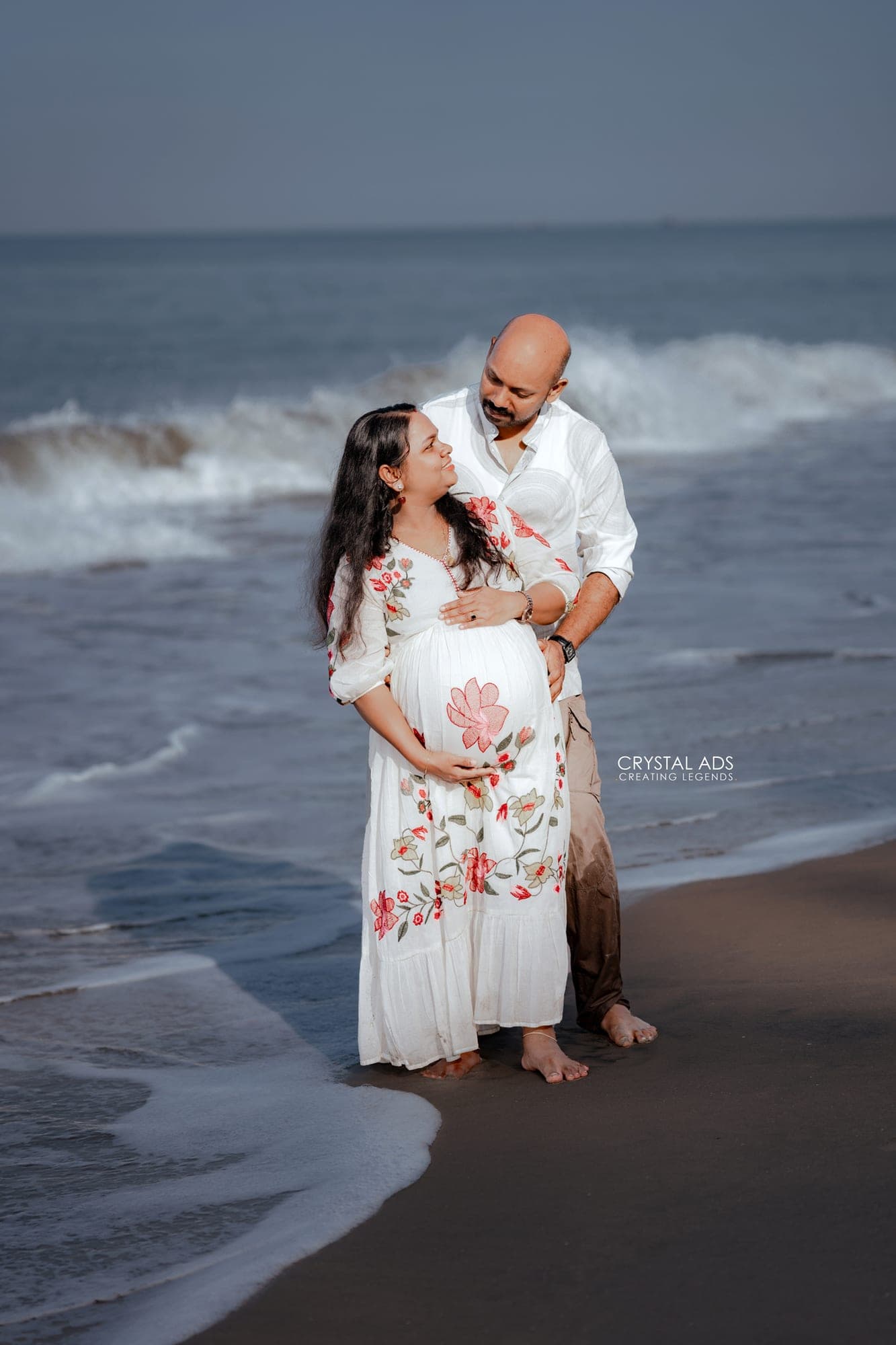 Maternity photoshoot moment