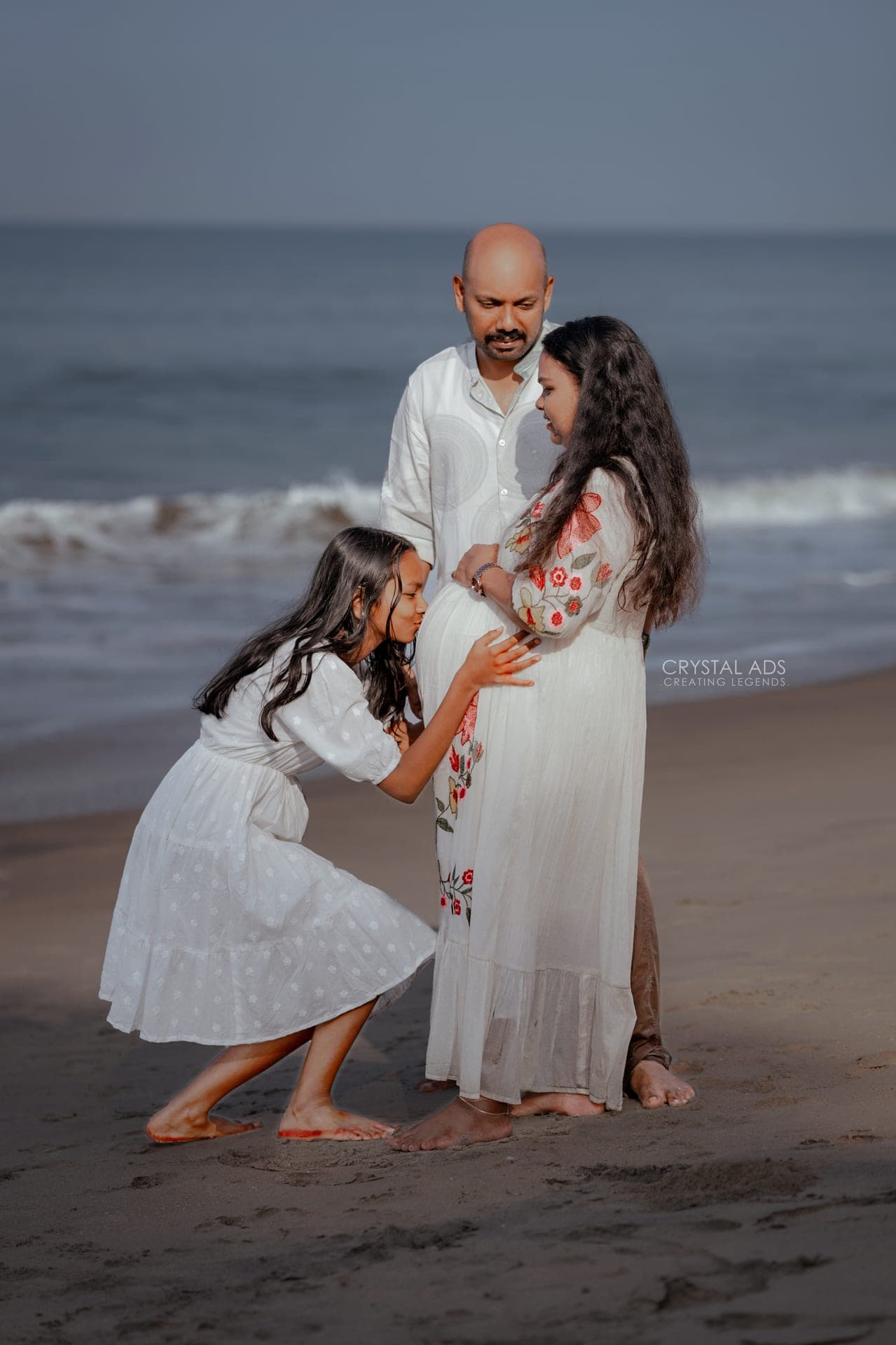 Maternity photoshoot moment